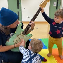 Music classes in Parsons Green for 0-12m, 1-2 year olds. The Stayer Session, Parsons Green, Mini Jam , Loopla